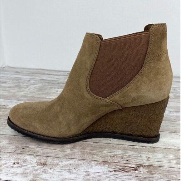 Trask Tatum Wedge Heel Booties Ankle Pull On Round Toe Taupe Tan Oiled Suede 10 - Picture 8 of 14